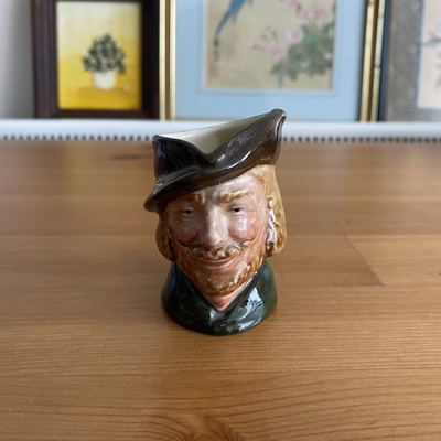 Royal Doulton 皇家道尔顿 古董手绘人物肖像迷你瓷杯 摆件老爷杯