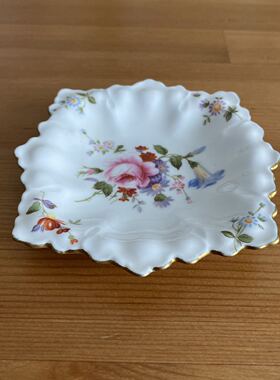 Royal Crown Derby 皇家皇冠德比 骨瓷描金花边装饰盘 八角小碟