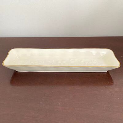 AYNSLEY 安兹丽 Camellia 浮雕乳白长项链盘 稀有素色笔盘 首饰碟