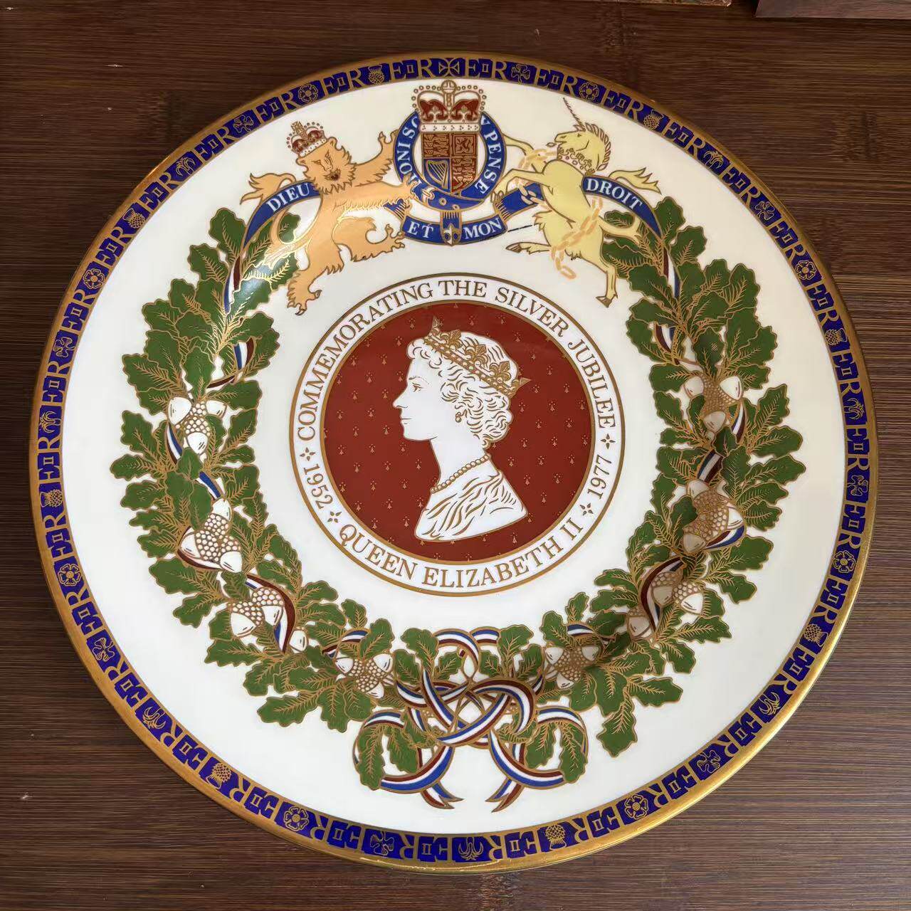 Wedgwood 韦奇伍德 1977年 英国女王银禧纪念皇家限量碟 收藏大盘