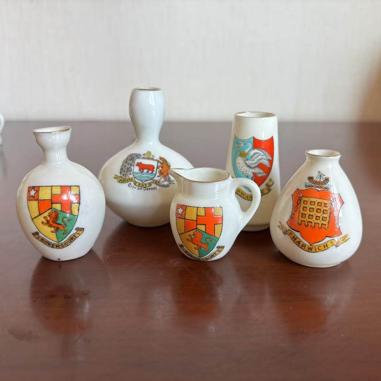 ABJ Grafton & Sons 格拉夫顿徽章旅游纪念瓷器 盾徽瓷摆件小瓷瓶