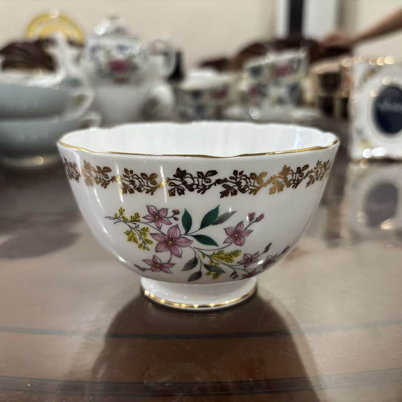 Royal Grafton 皇家格拉夫顿 英国骨瓷收藏描金装饰糖碗 瓷碗摆件