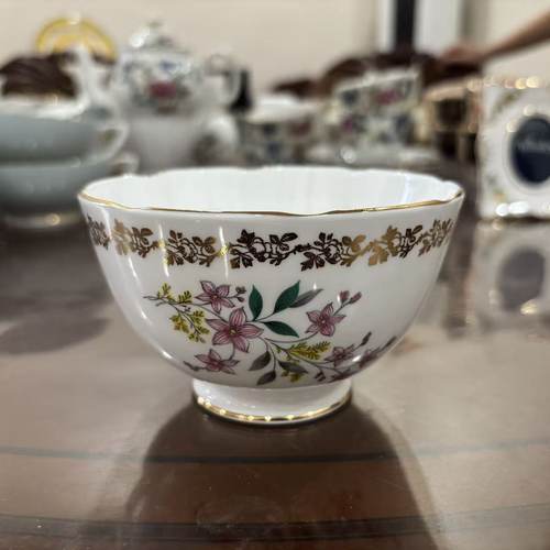 Royal Grafton 皇家格拉夫顿 英国骨瓷收藏描金装饰糖碗 瓷碗摆件