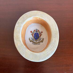 英国中古收藏纹章瓷器 SUNDERLAND 桑德兰 贵族盾徽小礼帽模型