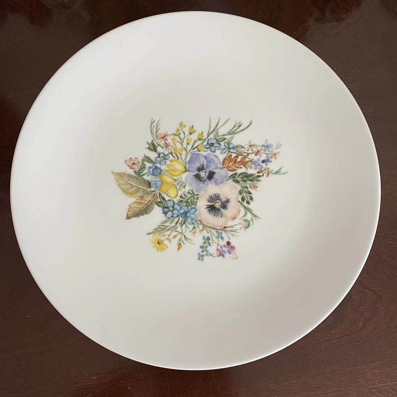 Royal Worcester 皇家伍斯特 1957年画家签名手绘花卉碟 收藏盘