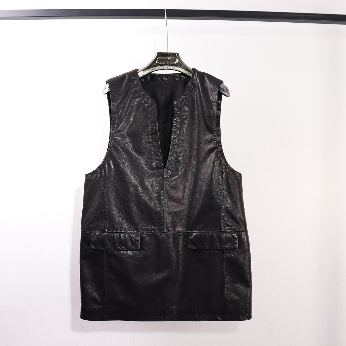 新款酷感休闲风真皮马甲裙女中长款黑色圆领无袖背心裙宽松连衣裙