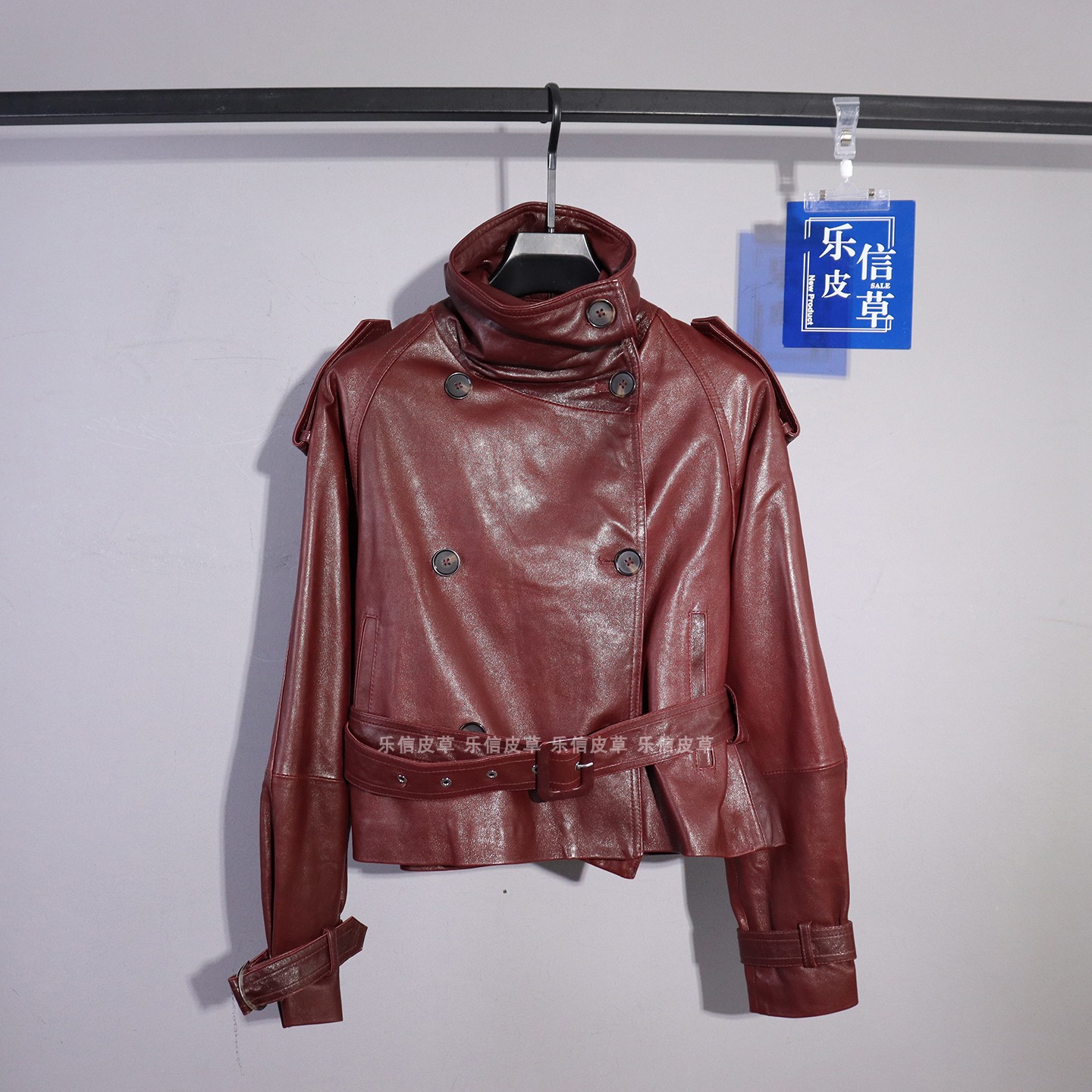 新款真皮女绵羊皮时尚双排扣皮衣