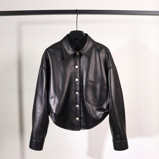 新款真皮皮衣女短款翻领单排扣机车风气质百搭修身衬衫款长袖外套