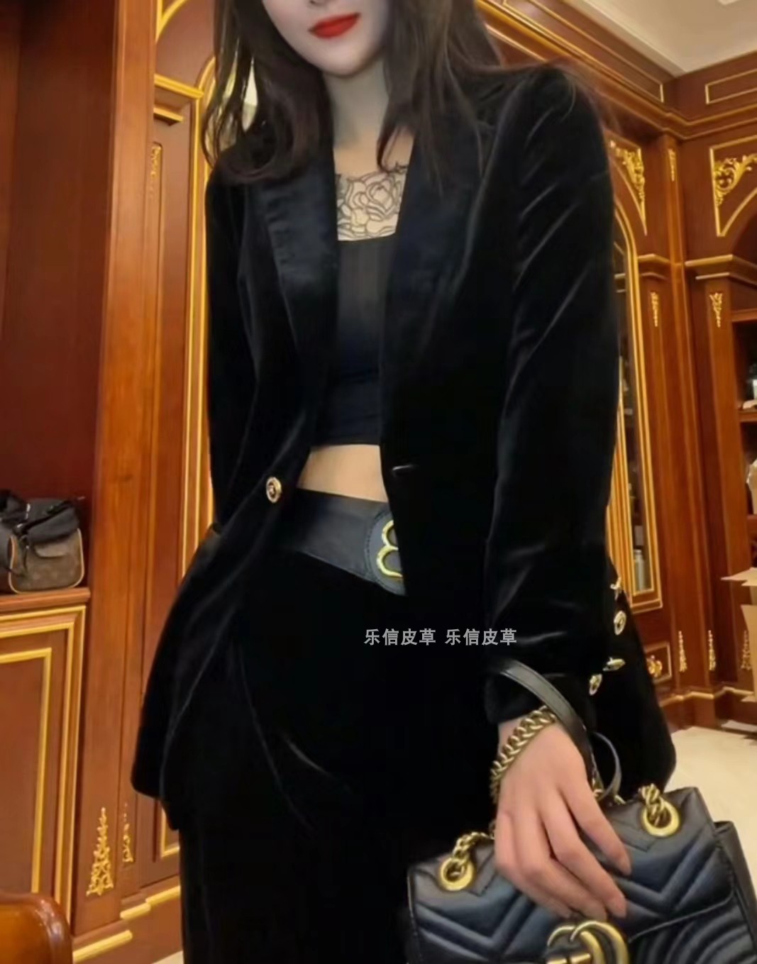欧货新款真皮拼接丝绒外套修身显瘦绵羊皮百搭洋气秋冬皮衣西服