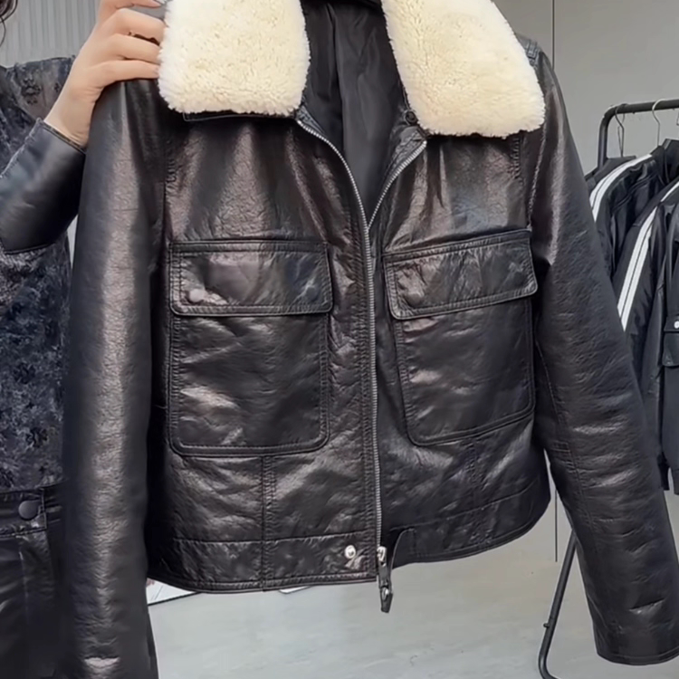 气质新款时尚真皮翻领羊羔毛领显瘦皮衣女款短款羊皮毛领夹克外套