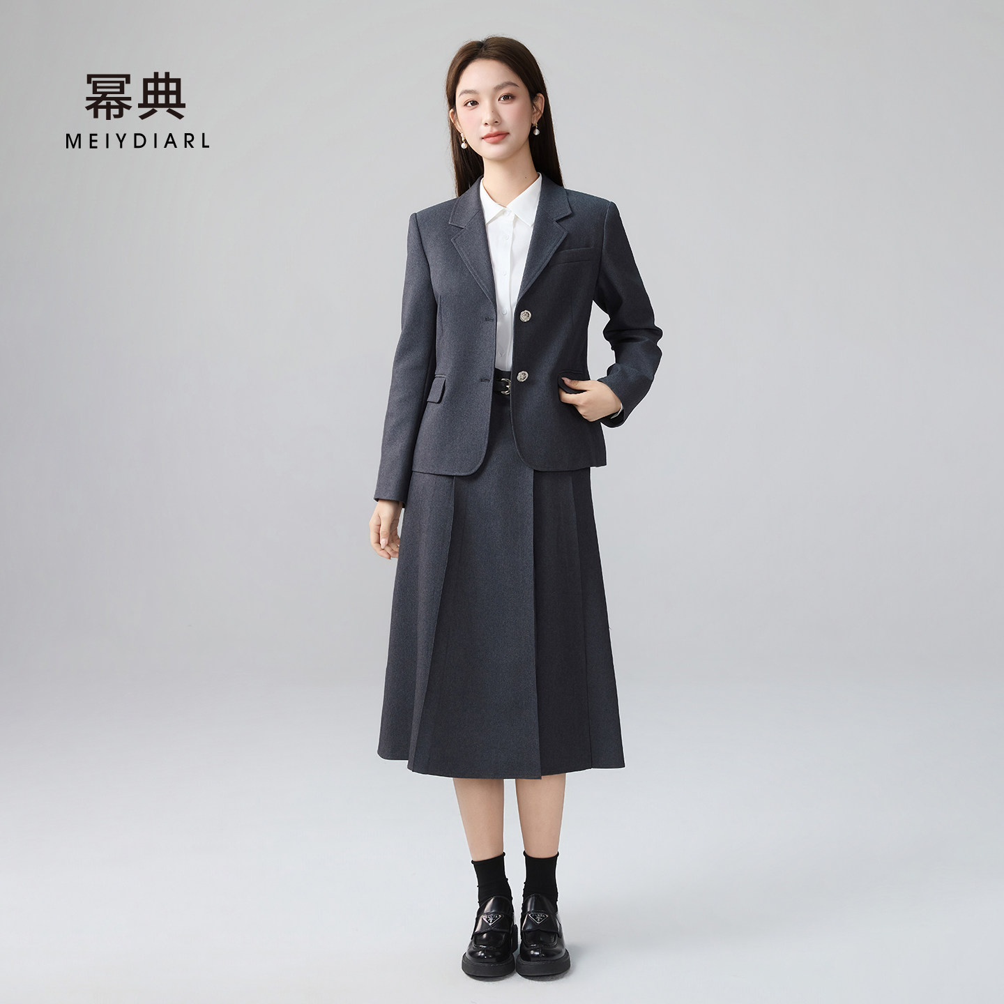 幂典灰色西装外套女士2026春季职场高级感职业装正装面试西服套装,女装/女士精品,西装,淘宝优惠券,粉丝福利购,淘宝优惠卷