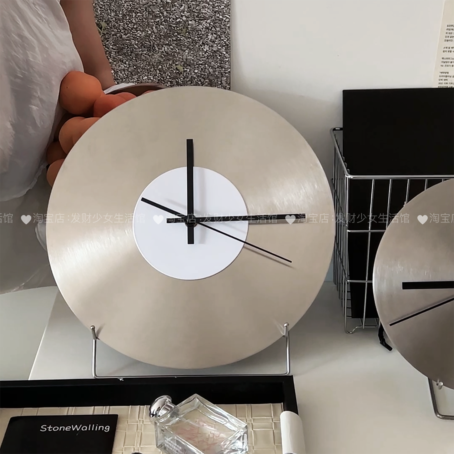 极简风时钟高级感唱片钟表挂钟