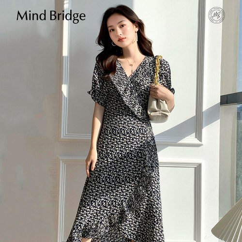 MindBridge复古设计感V领碎花裙