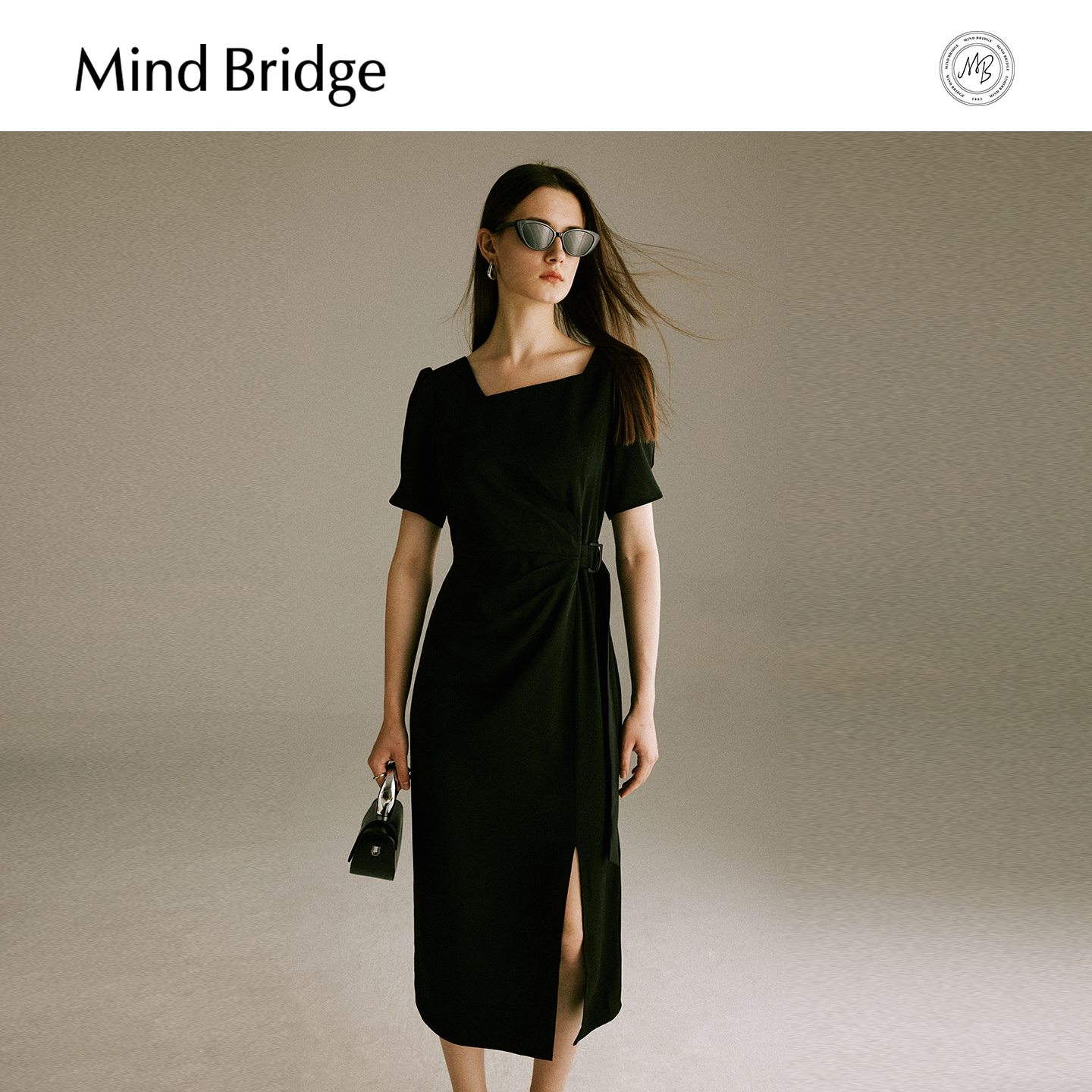 MindBridge连衣裙方领