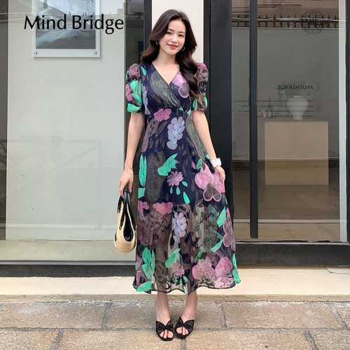 MindBridge法式V领碎花裙