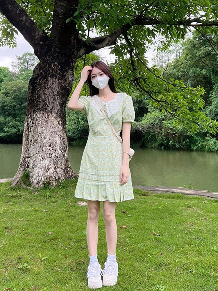 작고 고급스럽고 날씬하고 우아한 프렌치 그린 꽃무늬 스커트 원피스 여름 여장 2024 새로운 스타일