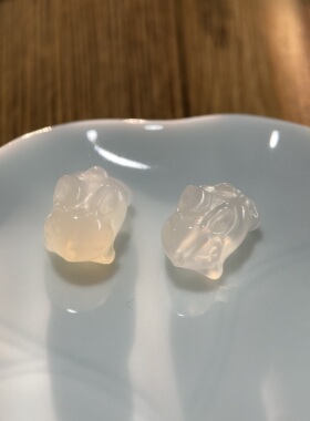 天然白玛瑙小兔子14*9mm跑环玉髓项链吊坠手工diy饰品配件S865