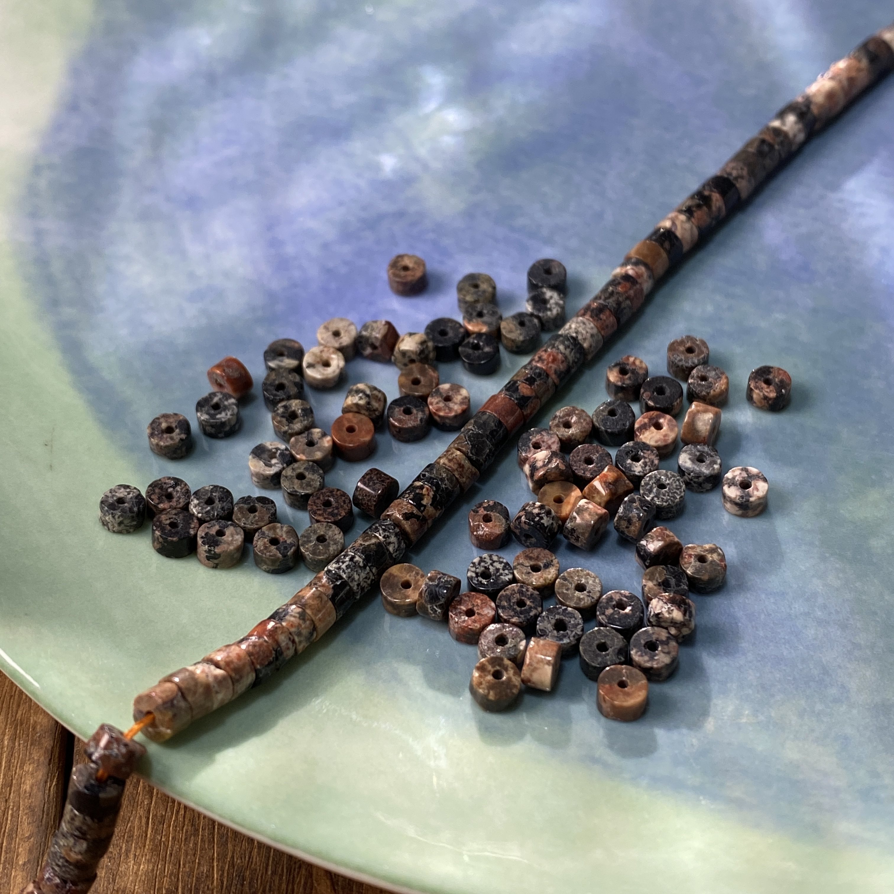 天然豹皮石4*2mm直切药片珠散珠手工diy串珠手链项链饰品配件X491,饰品/流行首饰/时尚饰品新,其他DIY饰品配件,淘宝优惠券,粉丝福利购,淘宝优惠卷