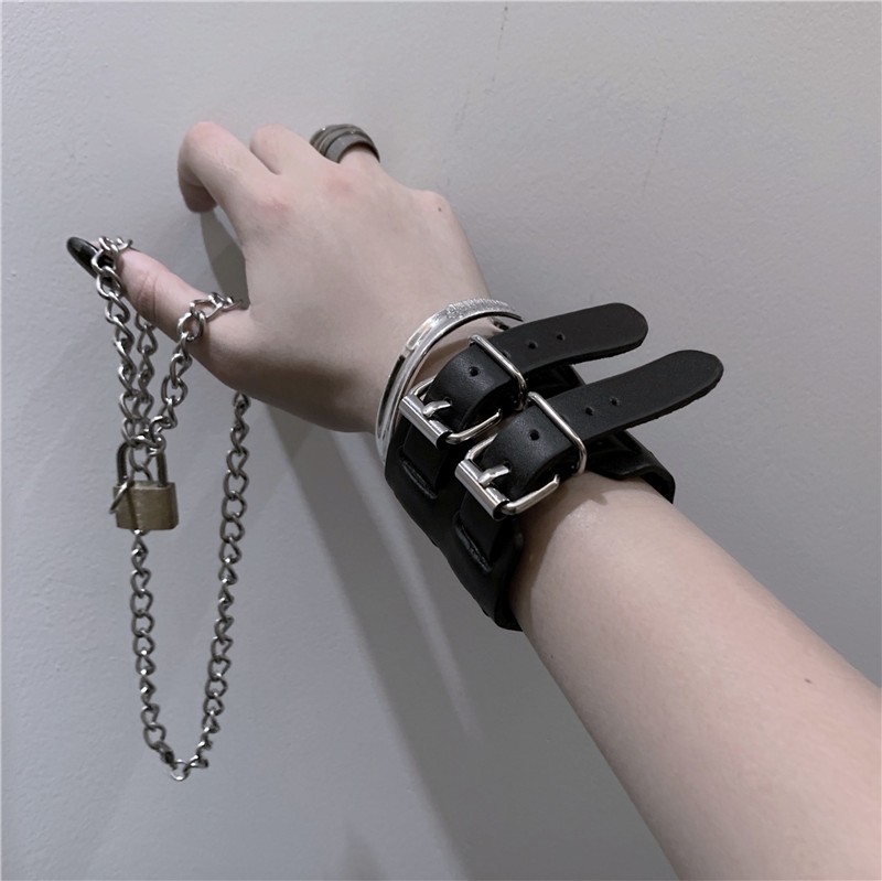 包郵歐美街頭土酷時尚複古男女情侶寬版PU皮雙搭扣嘻哈潮手镯手環在類目 飾品/流行首飾/時尚飾品新, 手鍊中 - 來自Buy2taobao.com提供專業的淘寶代購服務