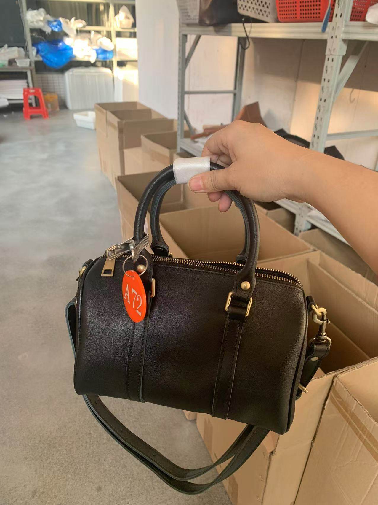 孤品/A72  黑色（尺寸：24X14X10cm仅供参考）,箱包皮具/热销女包/男包,手拿包,淘宝优惠券,粉丝福利购,淘宝优惠卷