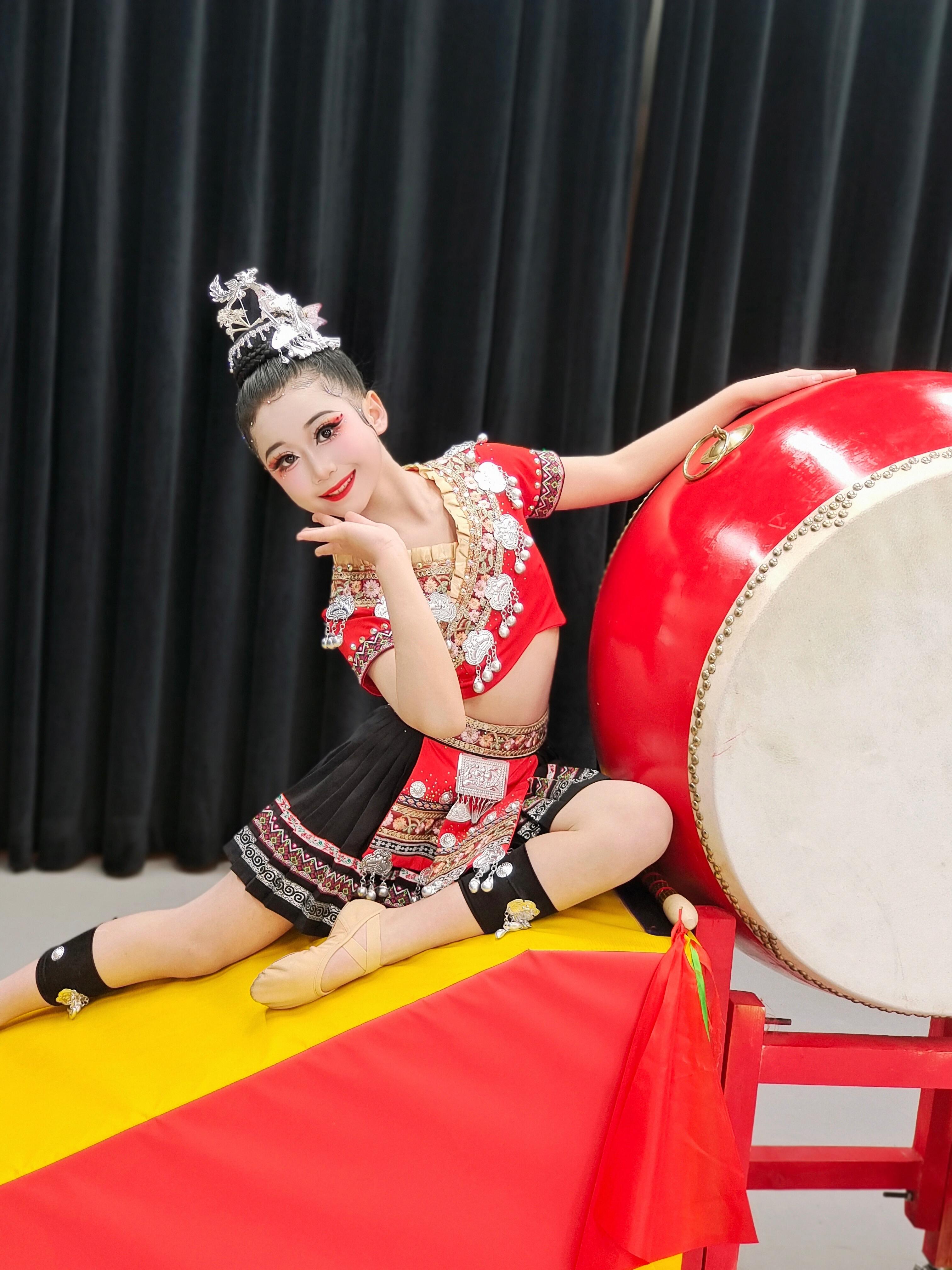 少数民族苗族壮族瑶族儿童演出服服装表演女童彝族舞蹈侗族艺考图片