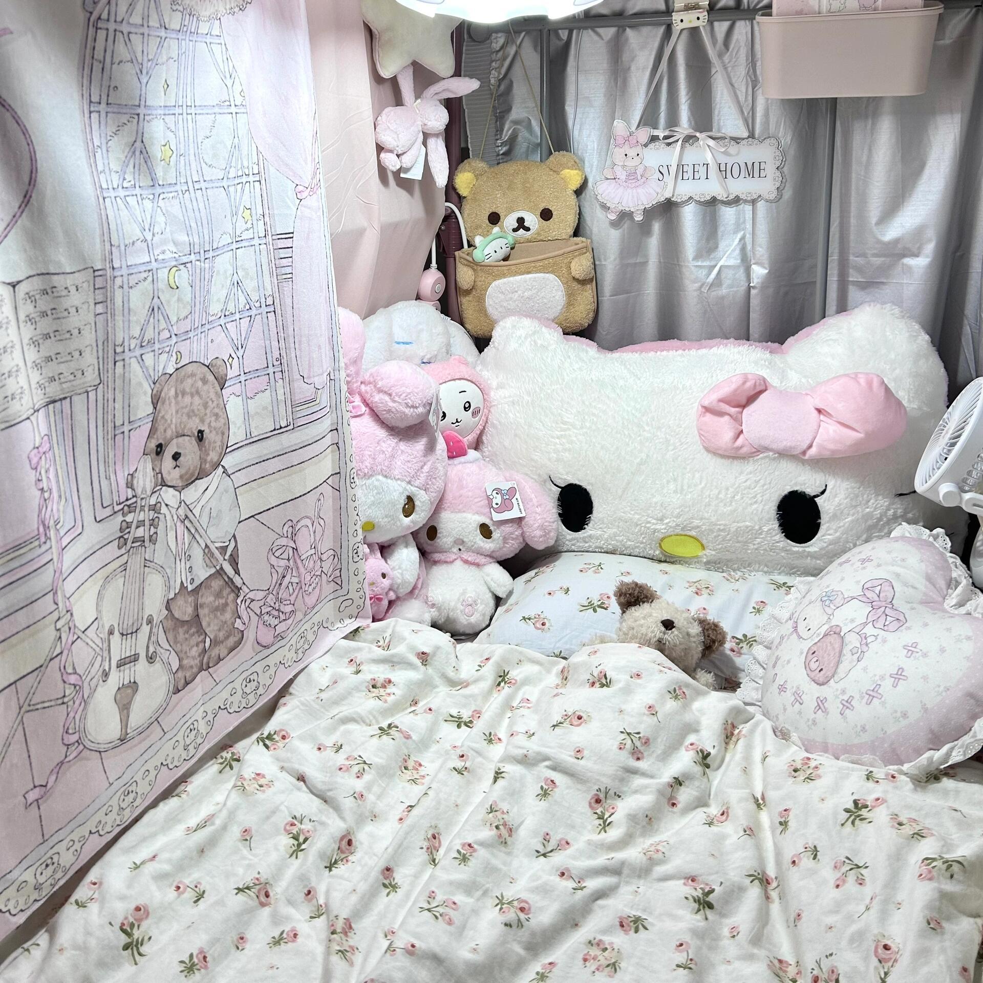 hellokitty床头靠垫枕