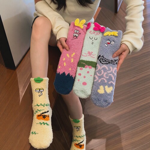 秋冬珊瑚绒加厚保暖防滑女中筒袜