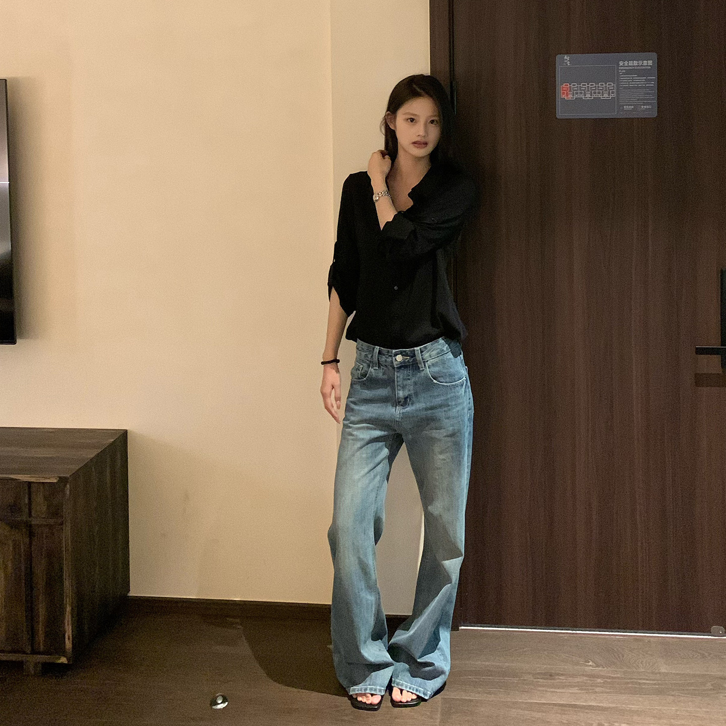 E7Q8 韩系纯色翻领纯欲宽松显瘦衬衫女休闲百搭日常通勤长袖上衣图片