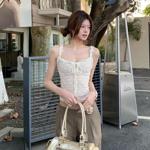 E7Q8 法式纯欲辣妹夏季2026新款打揽蕾丝修身显瘦设计吊带上衣女