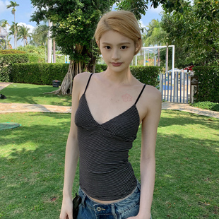 E7Q8 美式辣妹修身显瘦V领性感条纹吊带背心女百搭休闲外穿小上衣