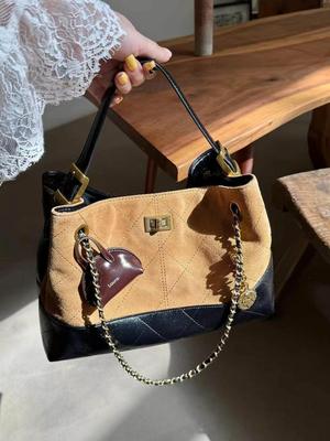 2025新款小众设计真皮女包