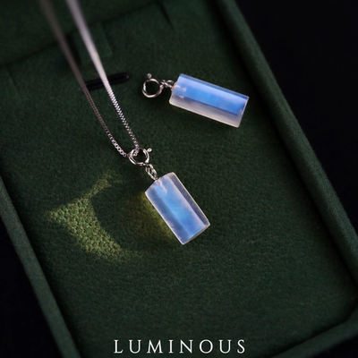 月亮掉进大海、月光石天然宝石项链玻璃体裸石吊坠小众简约锁骨链