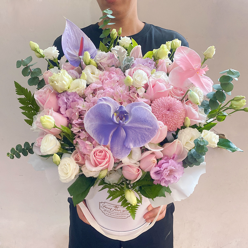 北京同城鲜花速递抱抱桶教师节花束高档玫瑰花混搭生日送花上门
