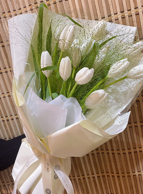 16枝白色郁金香花束爱人生日清纯风北京同城鲜花速递闪送送花上门