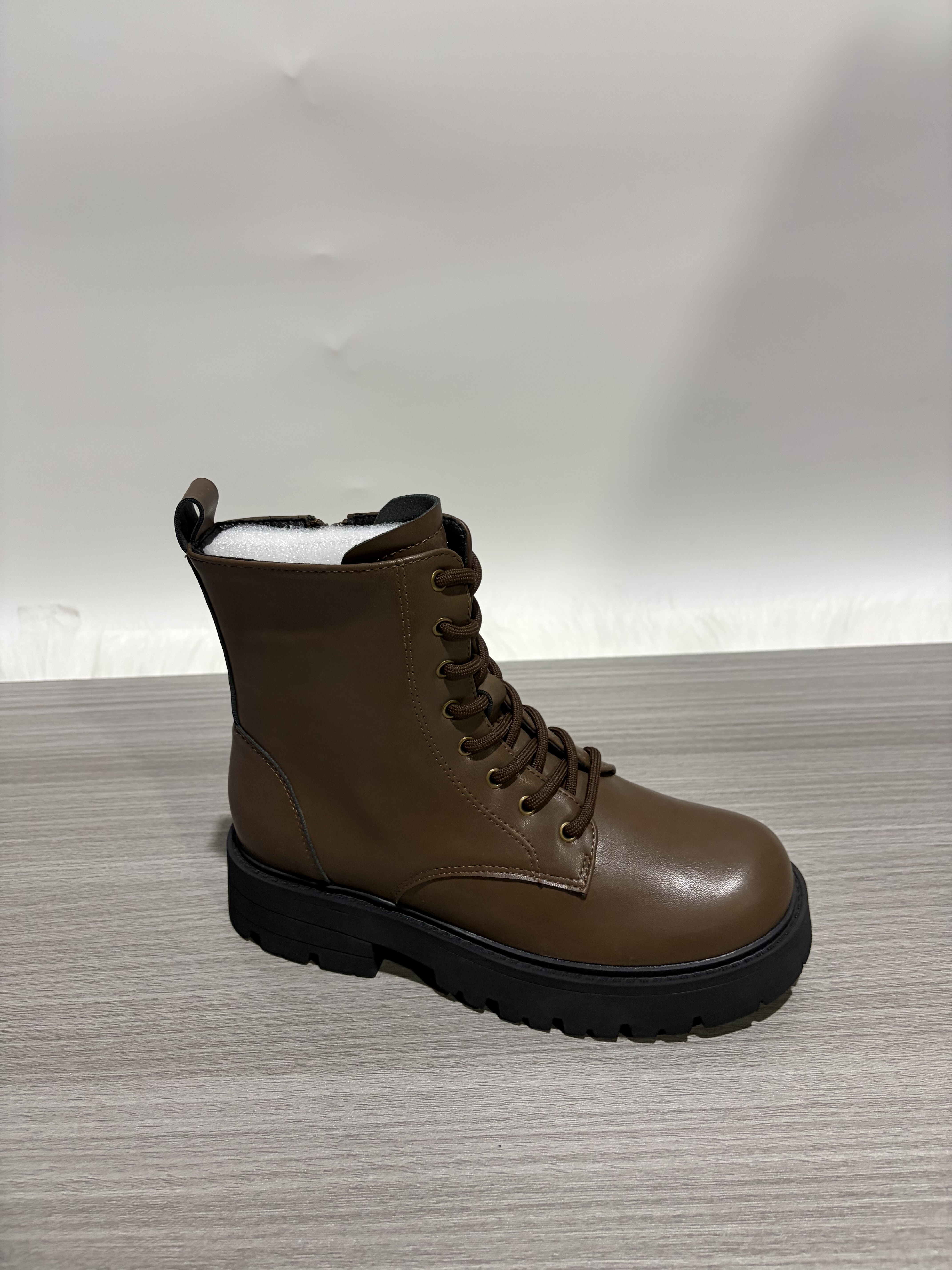 2026春新款特价断码温州处理鞋圆头侧拉链厚底休闲女马丁靴短单靴