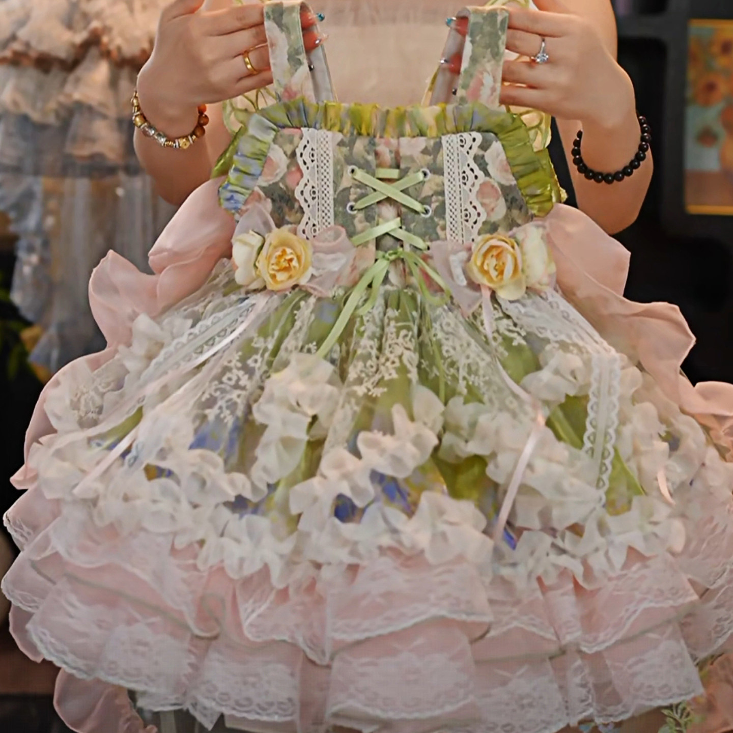 女童lolita洛丽塔连衣裙新款洋气儿童蕾丝花朵蛋糕裙公主蓬蓬裙夏