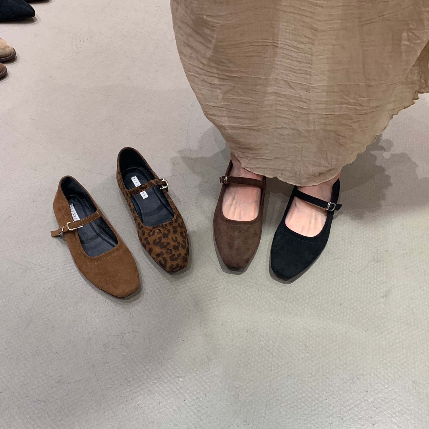 法式平底玛丽珍单鞋女鞋子2025新款春秋季复古温柔黑色绒面晚晚鞋