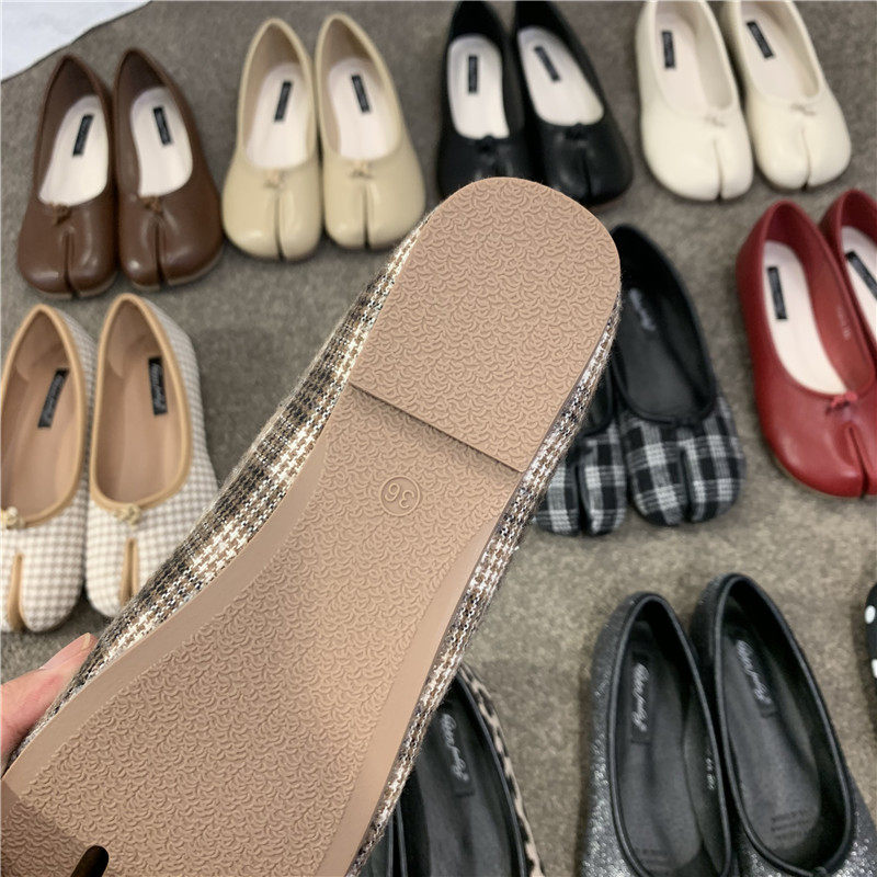 OMG, You NEED These! Trendy Tabi Flats – Retro Plaid Summer INS Style - Taobao product photo 3