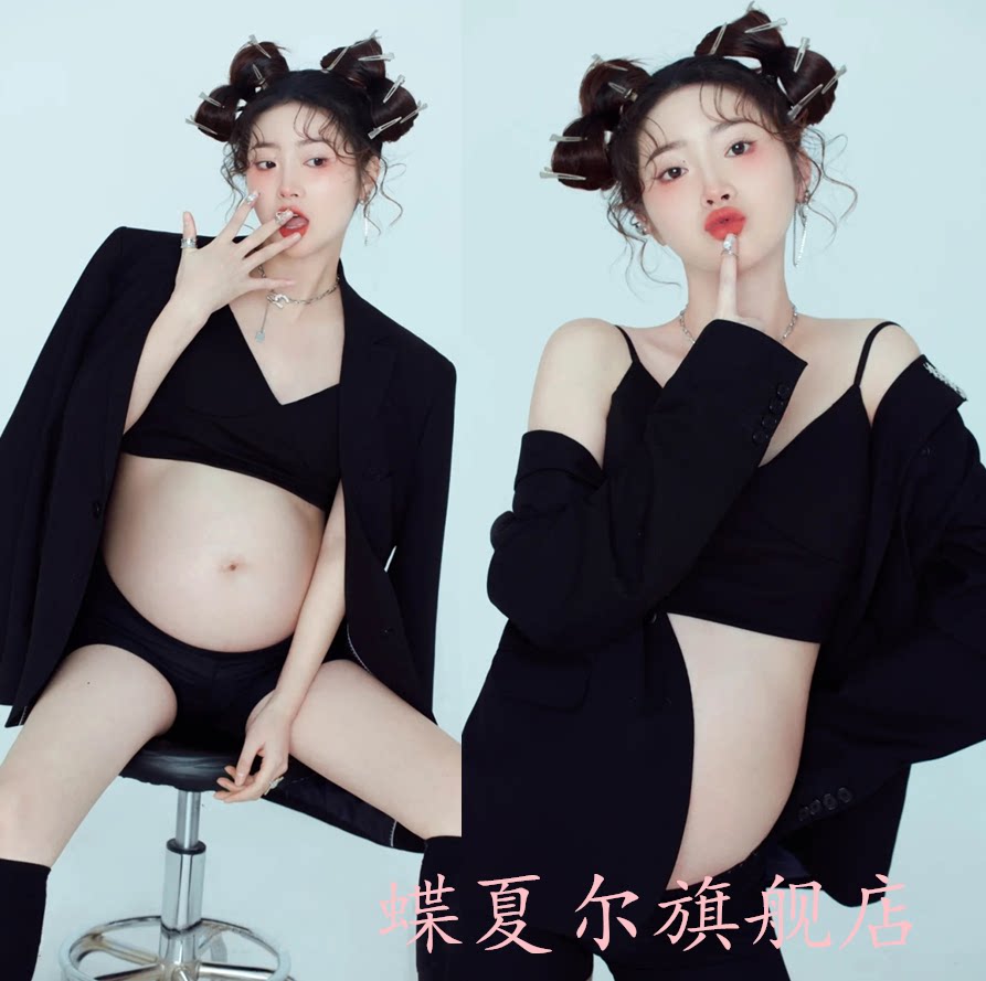 个性时尚孕妈拍照黑色西装服装