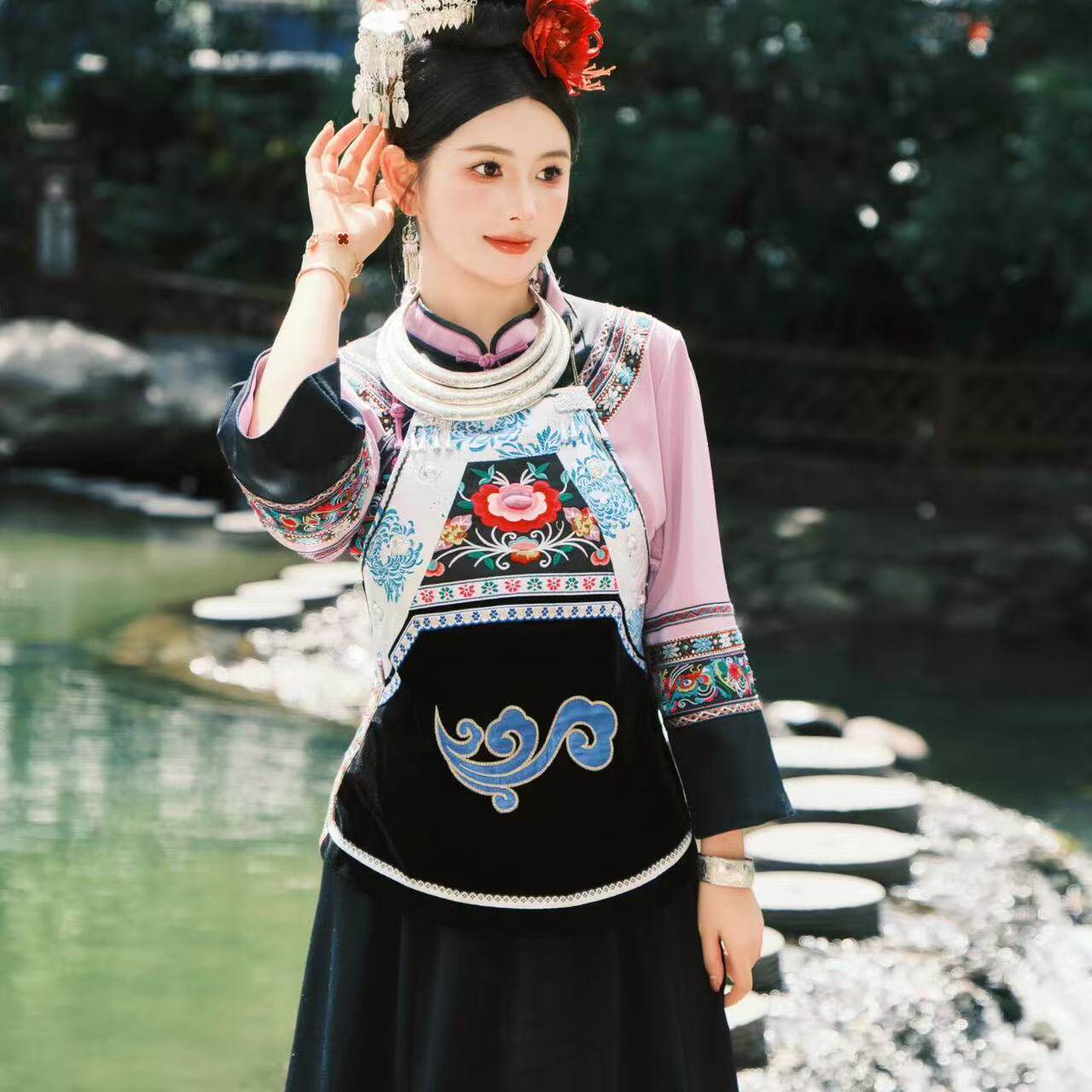 彝族新款服饰民族风服装少数民族套装火把节凉山旅拍写真摄影女装