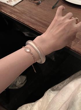 高冰玉髓玛瑙手镯女白月光石英岩