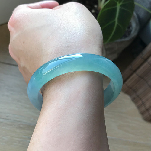 蓝水冰种天青冻正圈玉镯