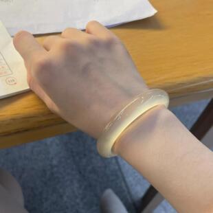 鎏金漱玉冰种香槟金玉髓玛瑙手镯扁条女款翡翠平替轻奢风石英岩玉