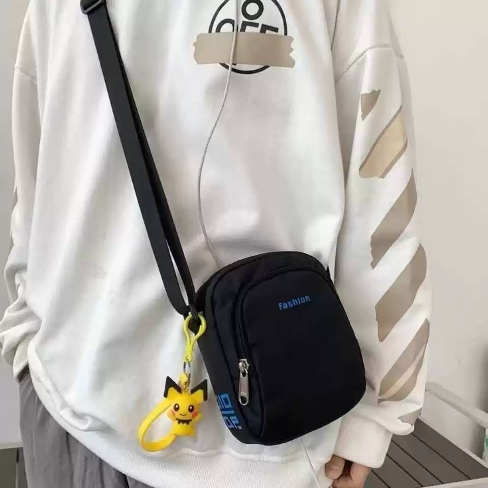 潮牌小挎包简约百搭小挎包休闲轻便男士出门包
