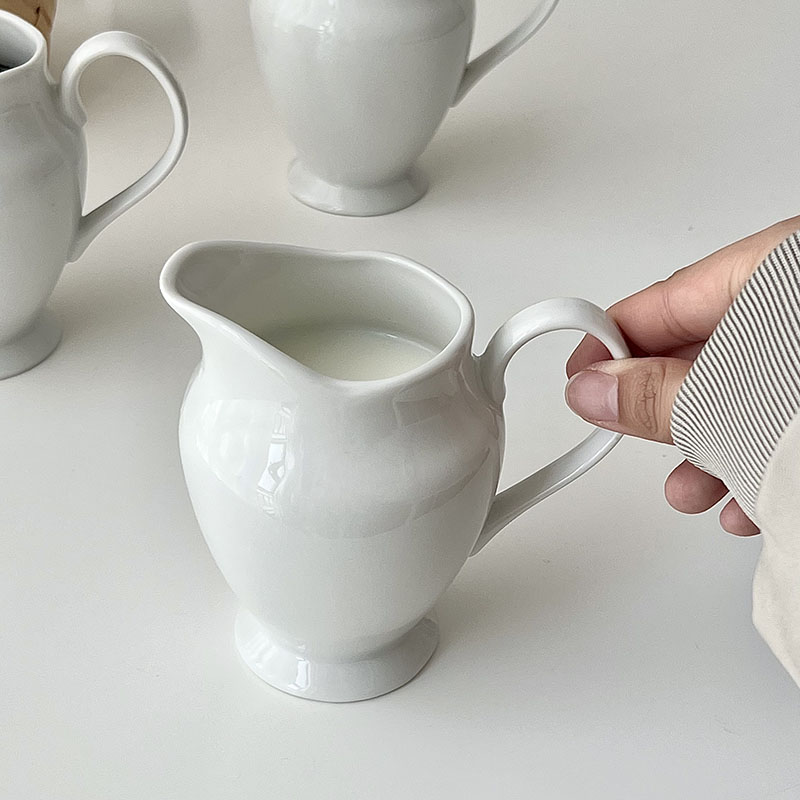 白色簡約陶瓷帶手柄奶壺
