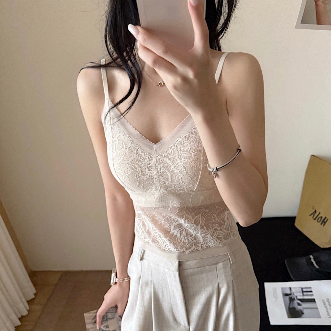 法式蕾丝吊带无痕无钢圈聚拢文胸