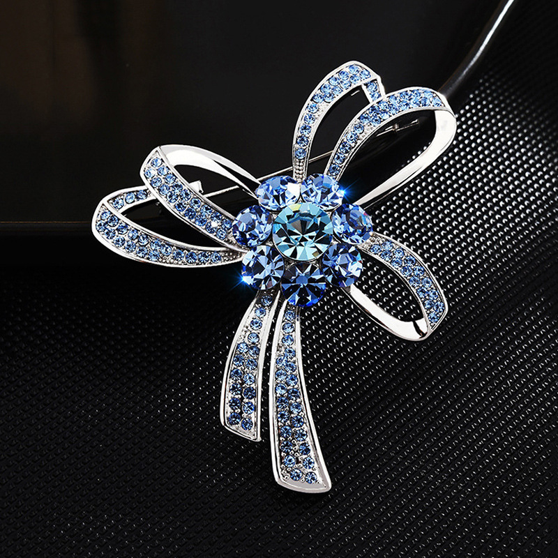 蓝色镶钻胸针明星别针西服配饰