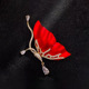 气质红色蝴蝶胸针高档女精致镶钻昆虫胸花小众设计感别针西装 配饰