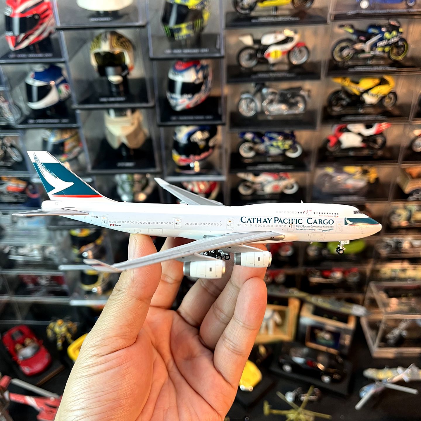 CW1：400比例合金飞机波音747-467BCF国泰航空B-HOU模型礼品藏品