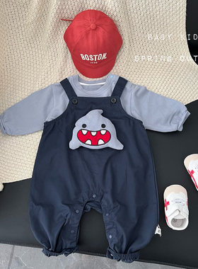 男宝宝春装衣服秋季婴幼儿帅气鲨鱼开档背带裤T恤套装外出连体衣